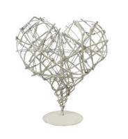 Декоративный венок на подставке "Сердце", белый, 29x30 см