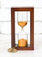 Часы песочные "5 минут", 5х9х17 см, вишня/оранжевый цвет